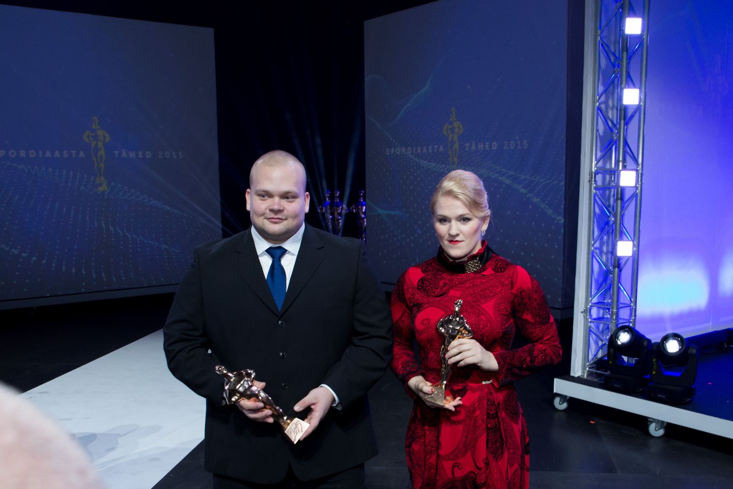 Epp Mäe ja Martin Seim on spordi aastapreemia laureaadid.
Foto: aasta sporditähed 2015 gala.