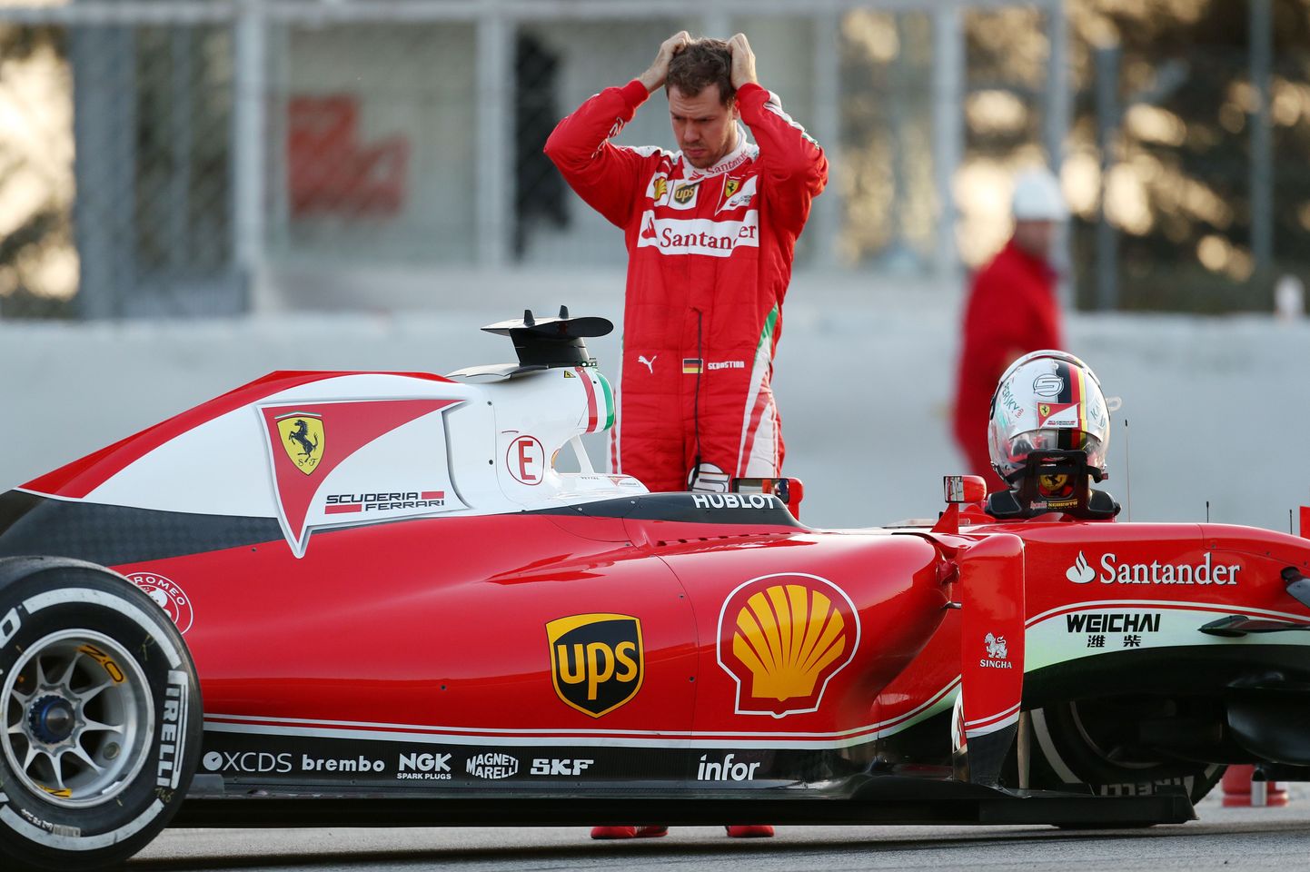 Sebastian Vetteli Ferrari jäi seisma ja test lõpetati viis minutit varem