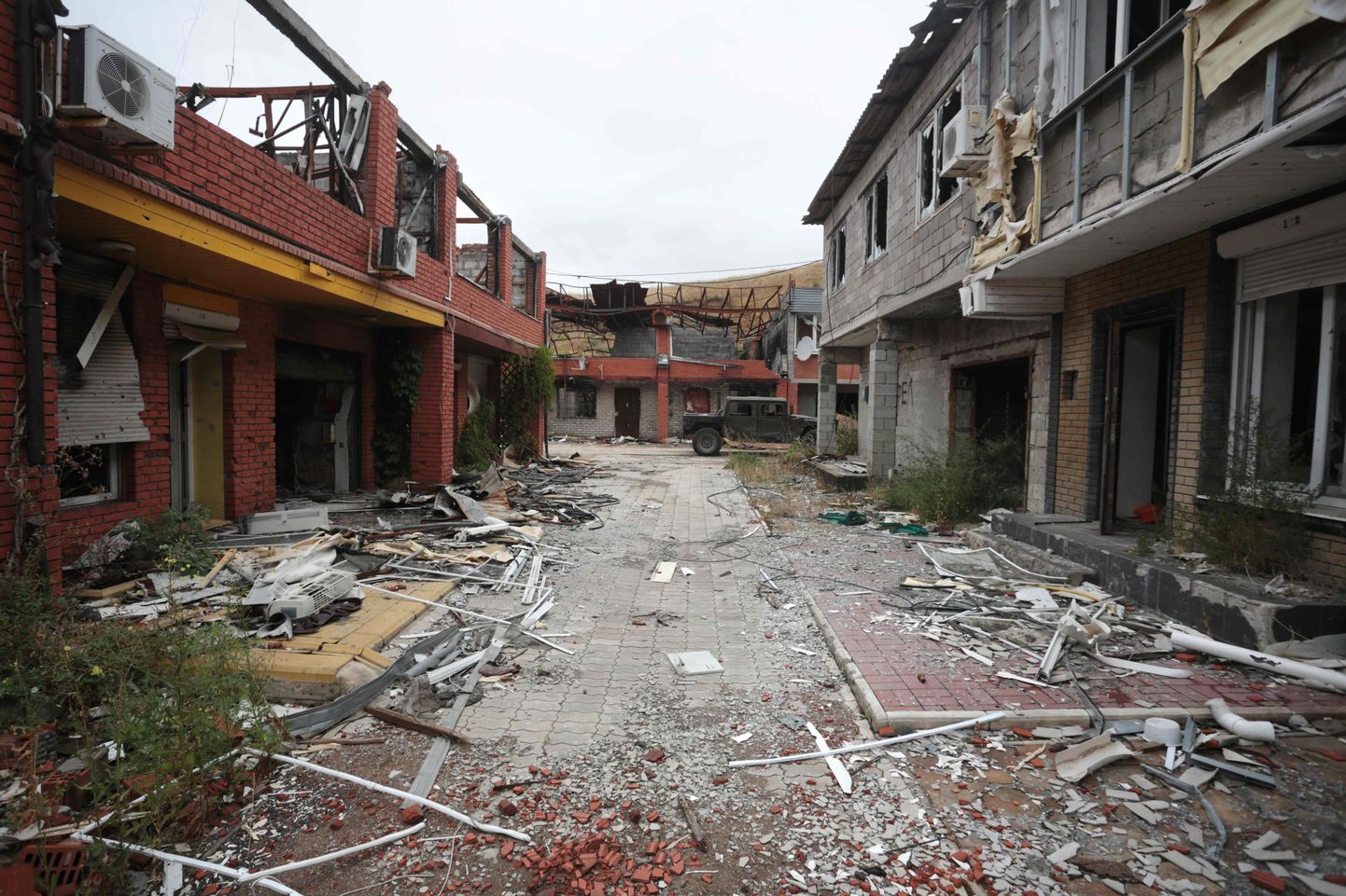 Sõda Donetskis jätkub. 14. augustil tehtud foto purustustest Šõroke linnas.