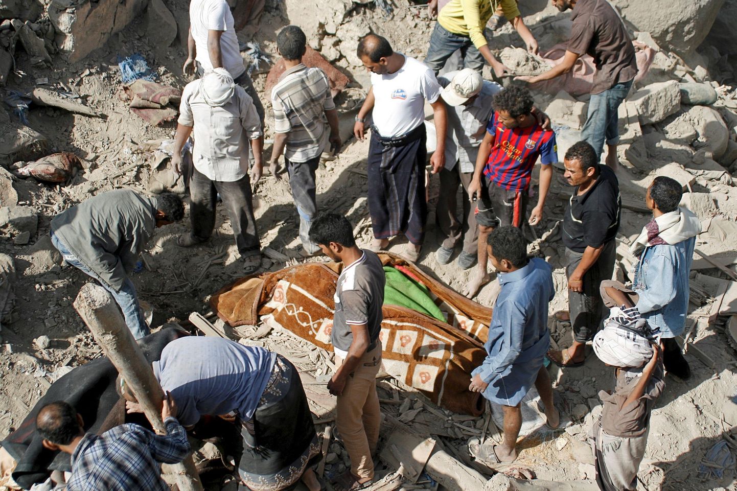 Saudi Araabia õhurünnakute järgne vaatepilt Taizis.
