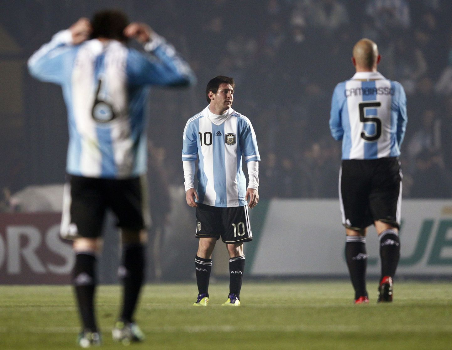Argentiinlastel (fotol vasakult Gabriel Milito, Lionel Messi ja Esteban Cambiasso) on võimalik Uruguayle eelmise Copa America finaalturniiri eest kätte maksta.