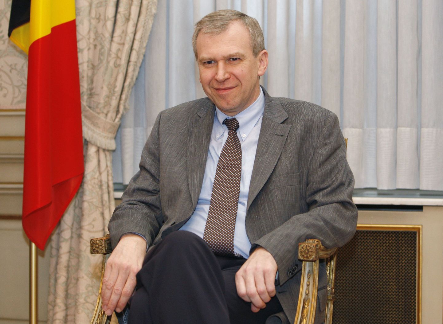 Belgia peaminister Yves Leterme esitas kuningale tagasiastumispalve.