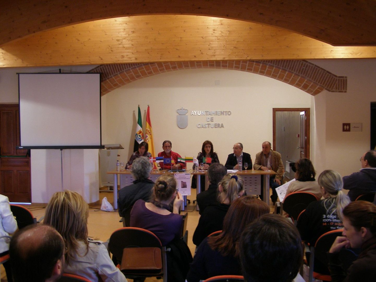 Pärnu täiskasvanute gümnaasiumi rahvas käis Hispaanias keele- ja kultuuriõppe programmi avaseminaril.