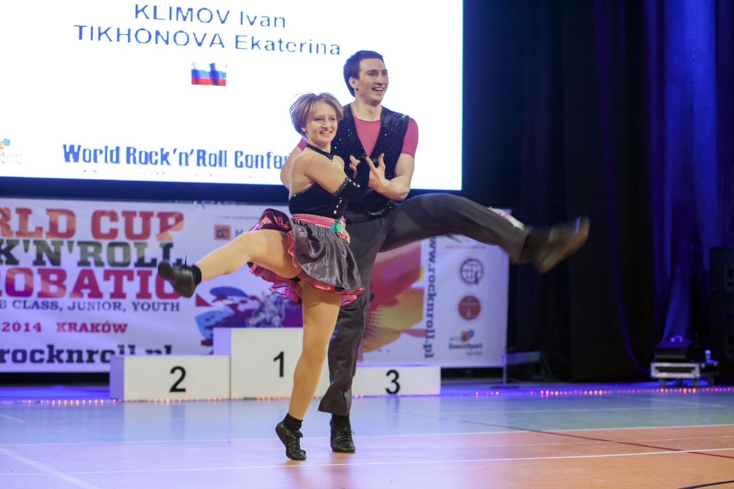 Jekaterina Tihhonova partneriga 2013. aastal akrobaatilise rock’n’roll’i maailma­meistrivõistlustel Šveitsis.