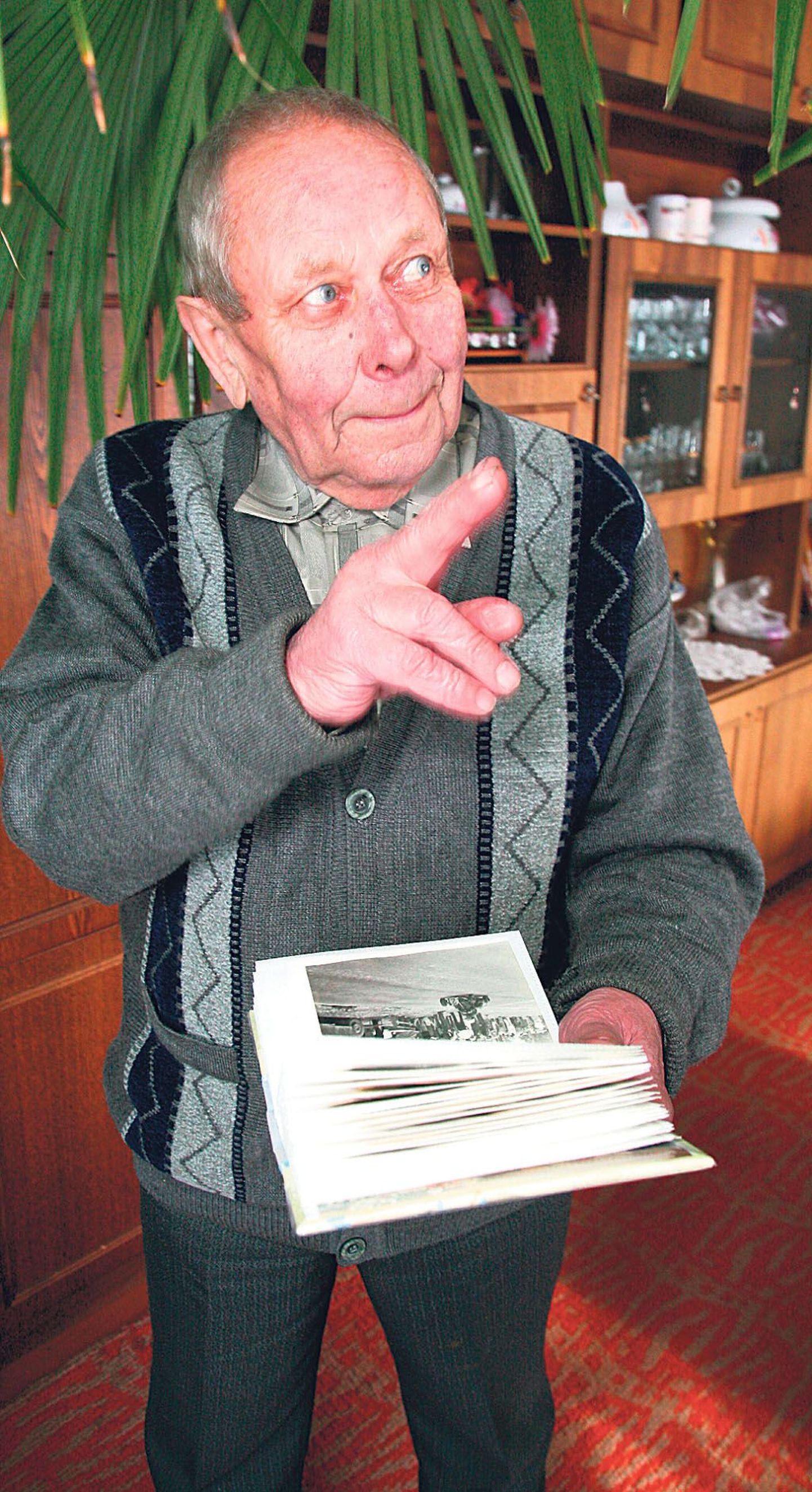Ivo Limm mäletab, et algelise Komsomoletsi fotoaparaadi saatis talle Siberisse pakiga onu – see oli läbiotsimise pärast keeratud pekikäntsaka sisse.