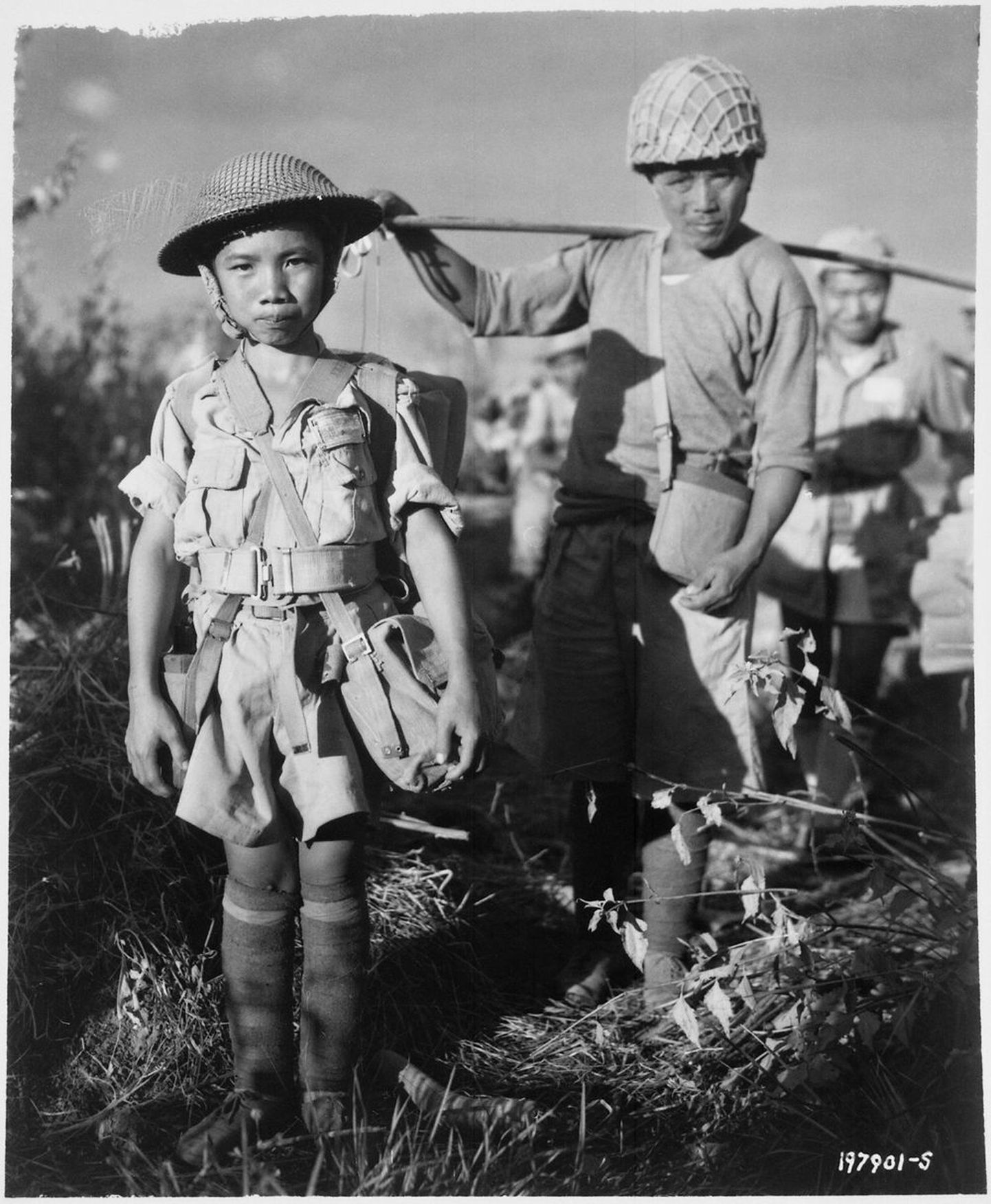 Kümneaastane Hiina lapssõdur aastal 1944.