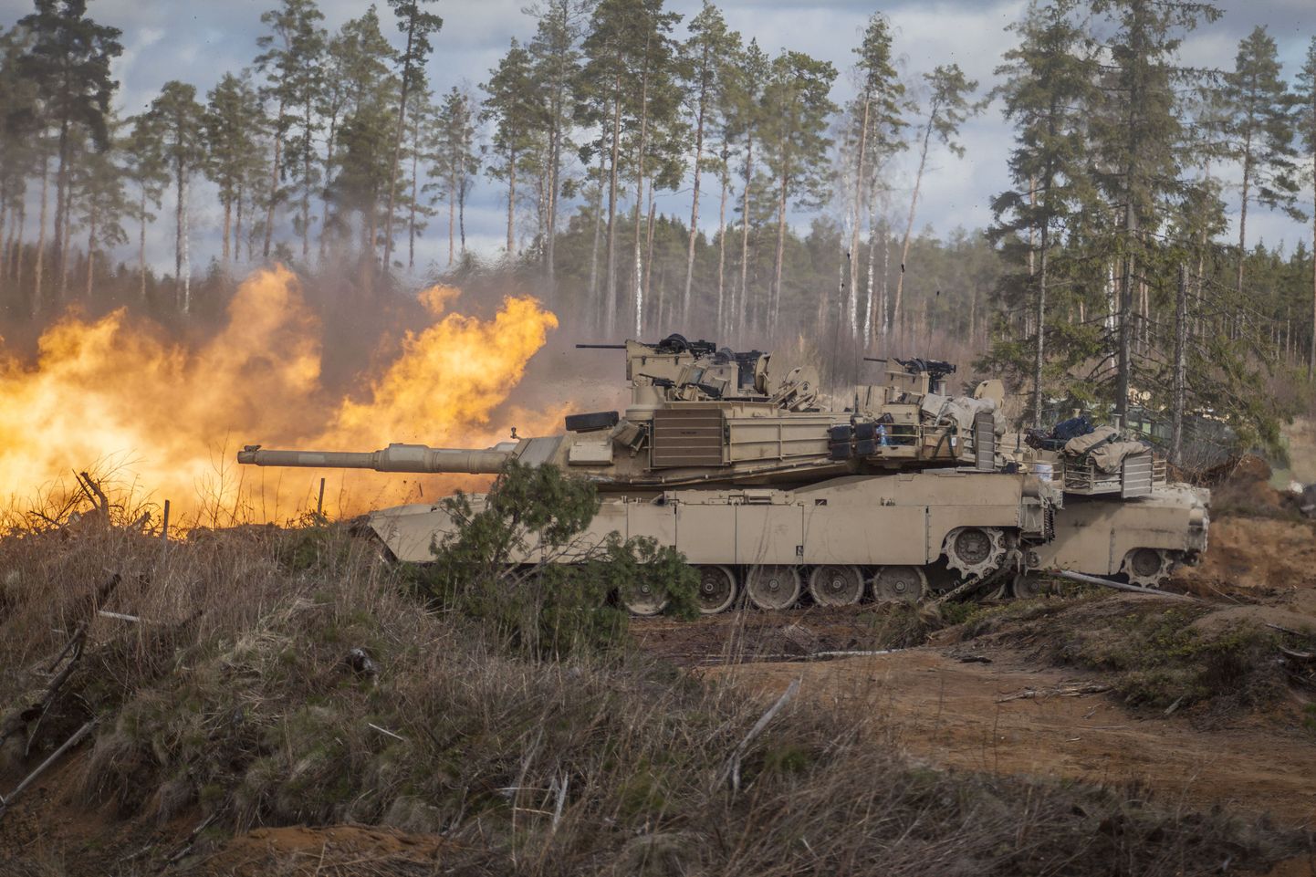 Ameerika Ühendriikide tankid M1A2 Abrams Lääne-Virumaal kaitseväe keskpolügoonil.