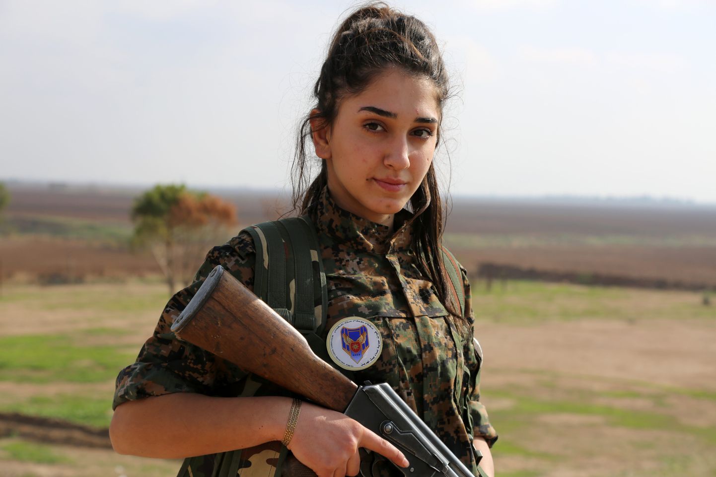 Naissõdalaste ridades niinimetatud Islamiriigi džihadistidega võitlev Süüria kristlane Ormia.