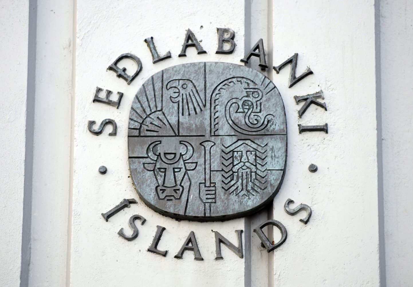 Islandi keskpanga logo