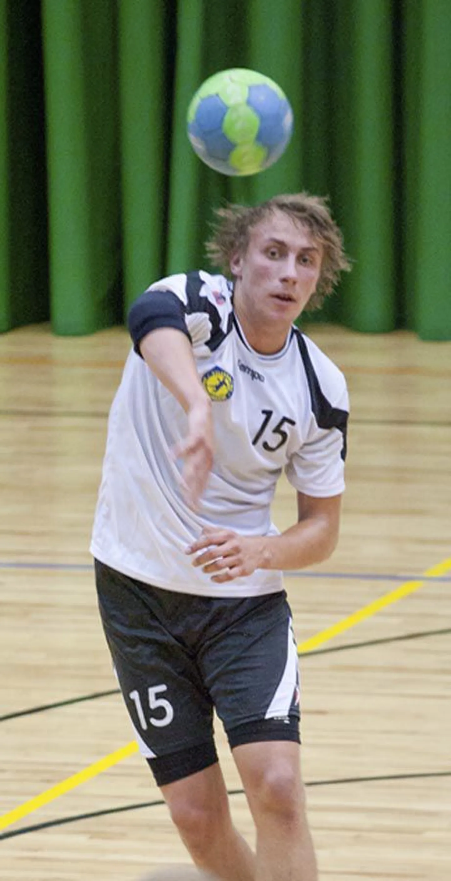 Viljandi spordikooli ja Viljandi HC esindusmeeskonna liige Robert Lõpp hinnati noorte meistrivõistlustel parimaks kaitsemängijaks.