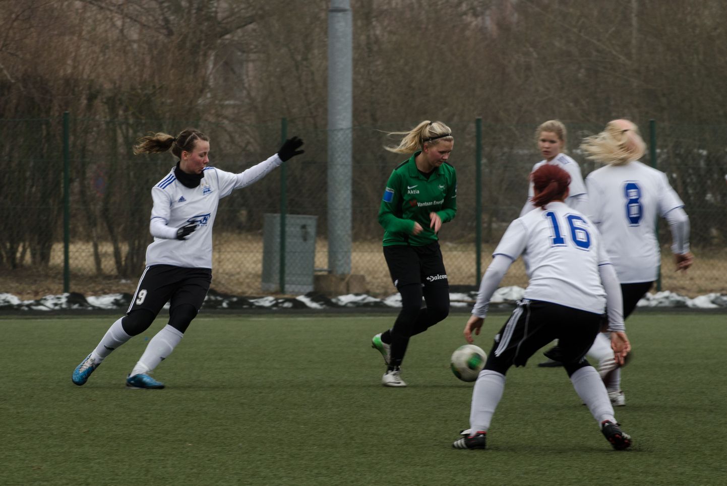 Pärnus toimunud rahvusvahelisel jalgpalliturniiril võitis esikoha Pärnu jalgpalliklubi naiskond.