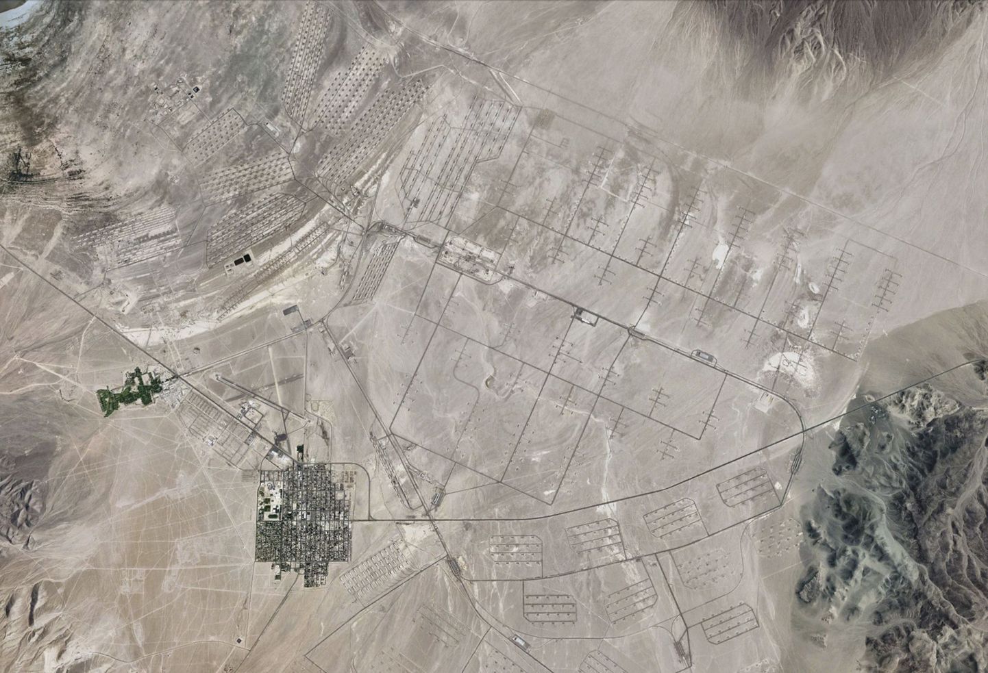 Satelliitfoto Hawthorne'i relvalaost Nevada osariigi lääneosas.
