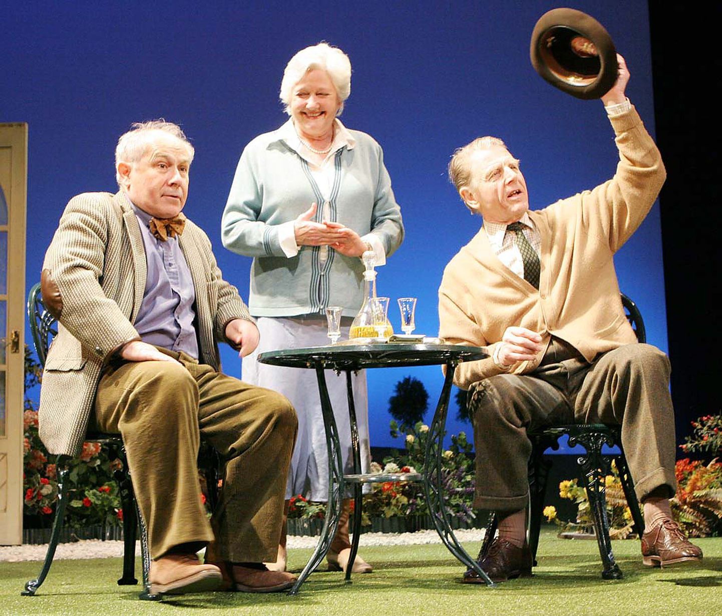 Ginkgo biloba on populaarne vanemate inimeste seas, kes loodavad seda kasutades mälu parandada. Pildil stseen etendusest Londoni Savoy teatris.