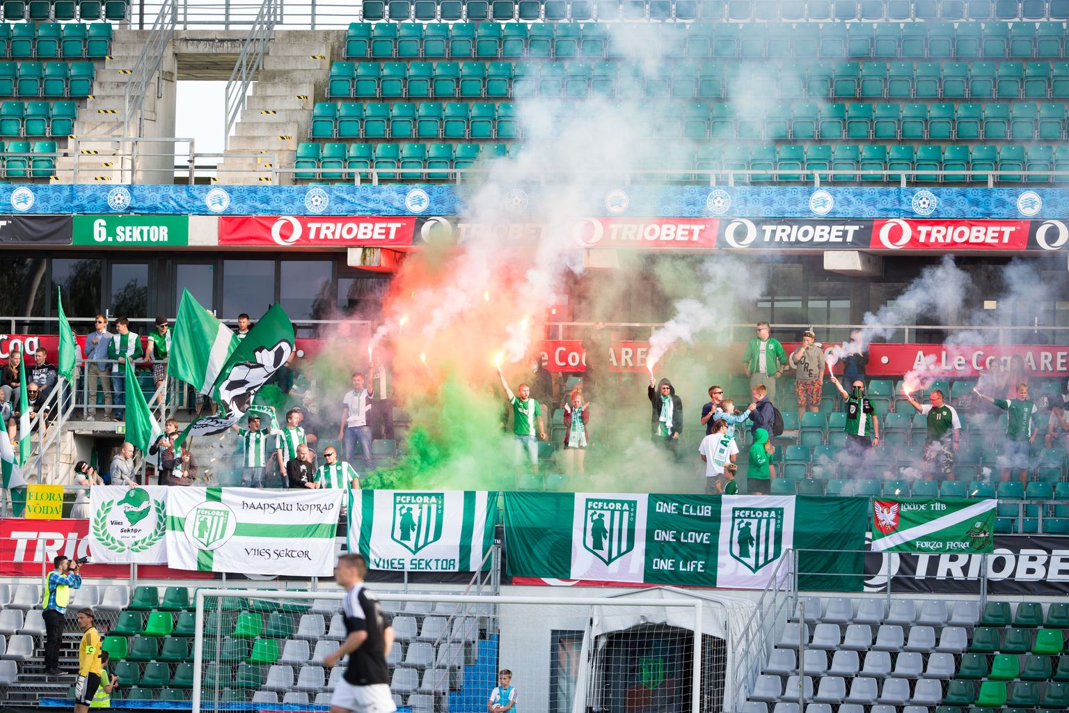 FC Flora mängijad võivad kuus vooru enne hooaja lõppu olla rõõmsad.