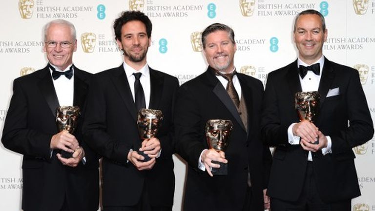 Билл Уэстенхофер (на фото второй справа) получил статуэтку за лучшие визуальные эффекты в фильме «Жизнь Пи» 