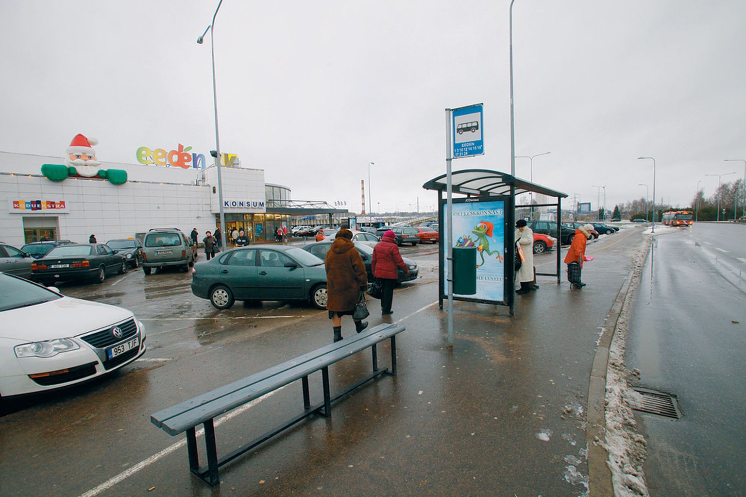Teisipäeva õhtul koos taksikoeraga Anne kanali äärest jalutamast tulnud tartlanna ehmus väga, kui tema lemmikloom hakkas Eedeni bussipeatuse juures ühtäkki tõmblema ning suust vahtu välja ajama.