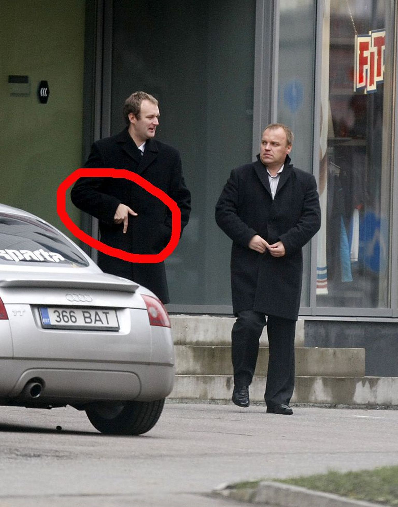 Kas Henrik Normanni mantliotaskus on tõesti ametirelv?