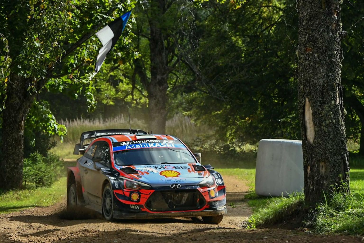 Hyundai rallimeeskond jätkab WRC-sarjas vähemalt kuni 2024. aastani.