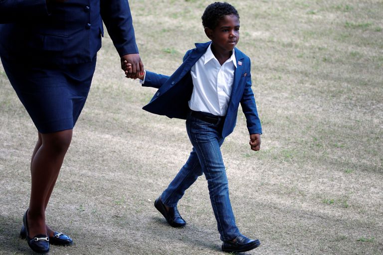 Antigua ja Barbuda. Laps lahkub spordivõistluselt, mida külastas ka Suurbritannia prints Harry. 