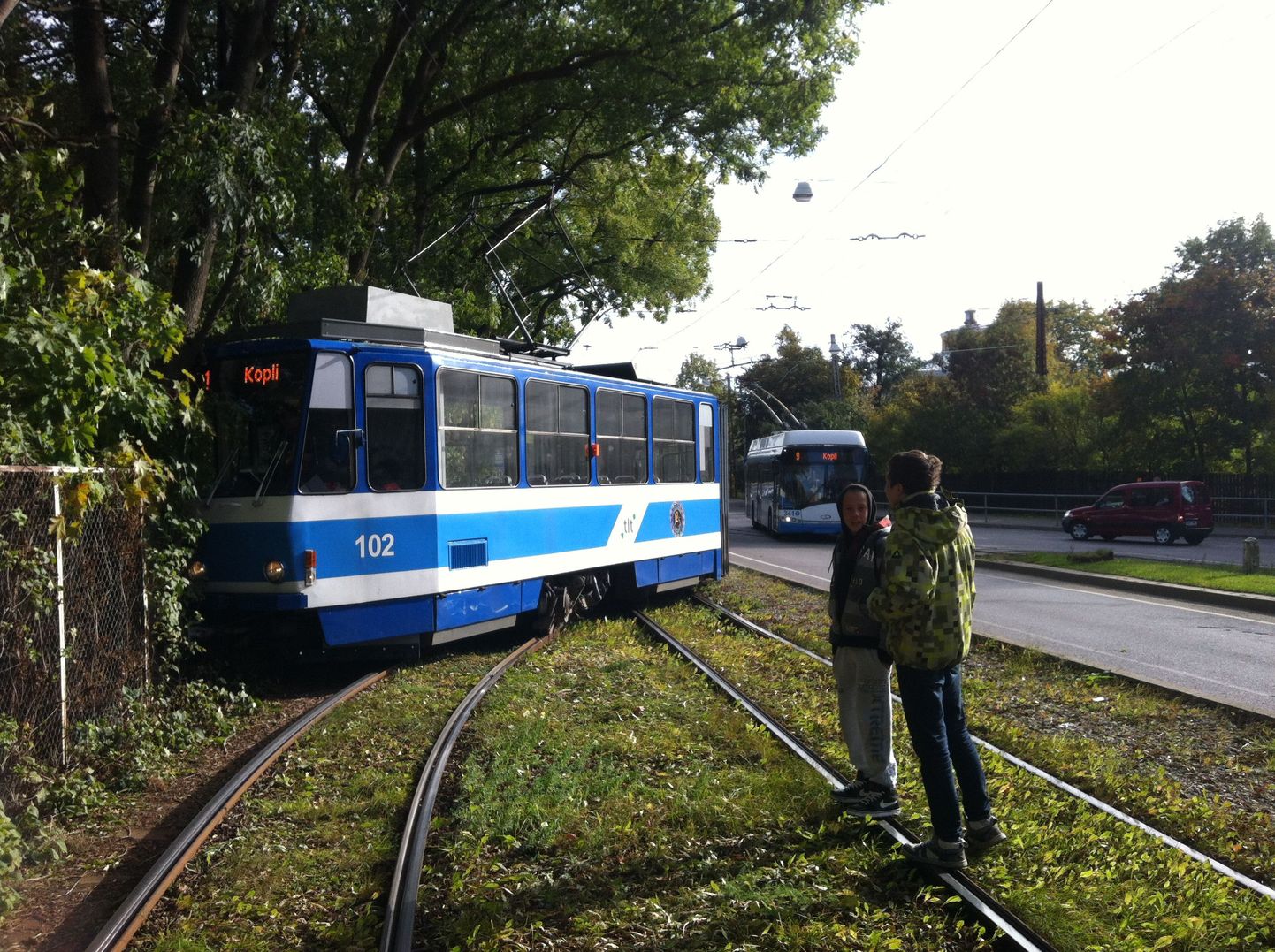 Kopli tramm sõitis rööbastelt maha.