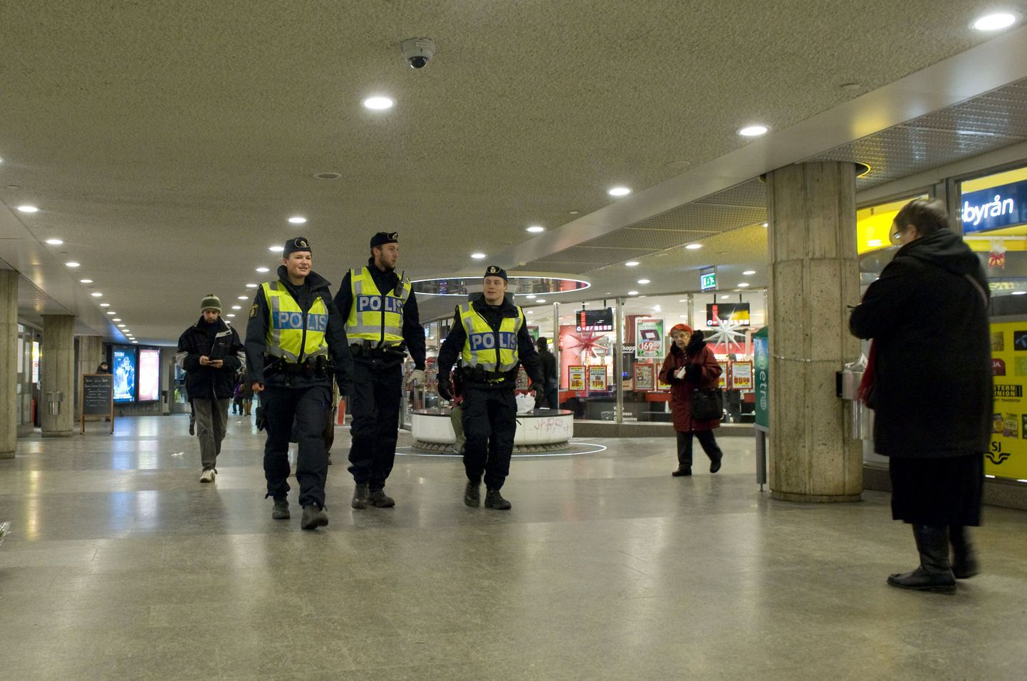 Rootsi võimud suurendasid terrorirünnakute tõttu Stockholmis politseipatrullide arvu.