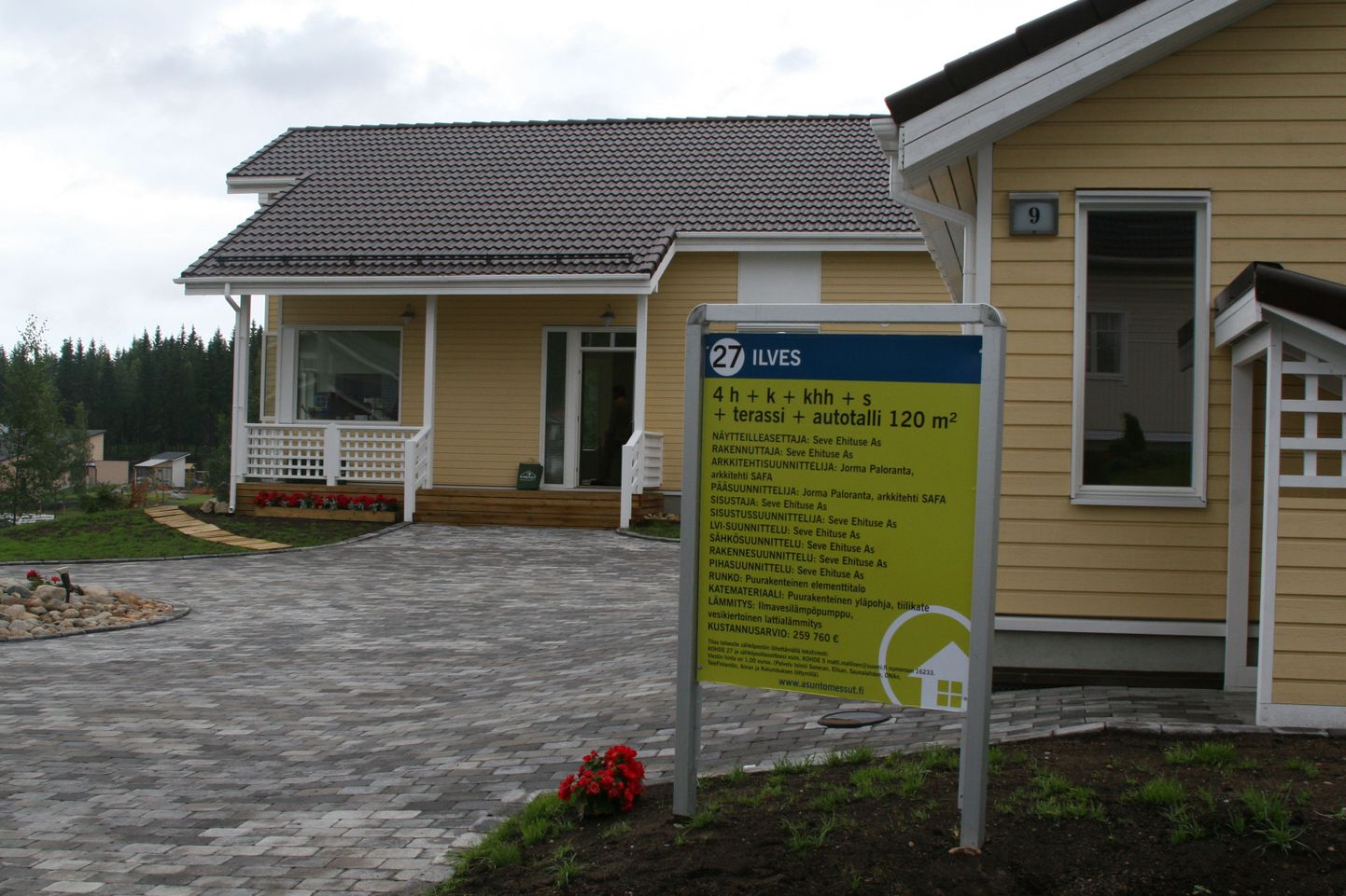 Eestlaste maja Ilvestalo Soome elamumessil.