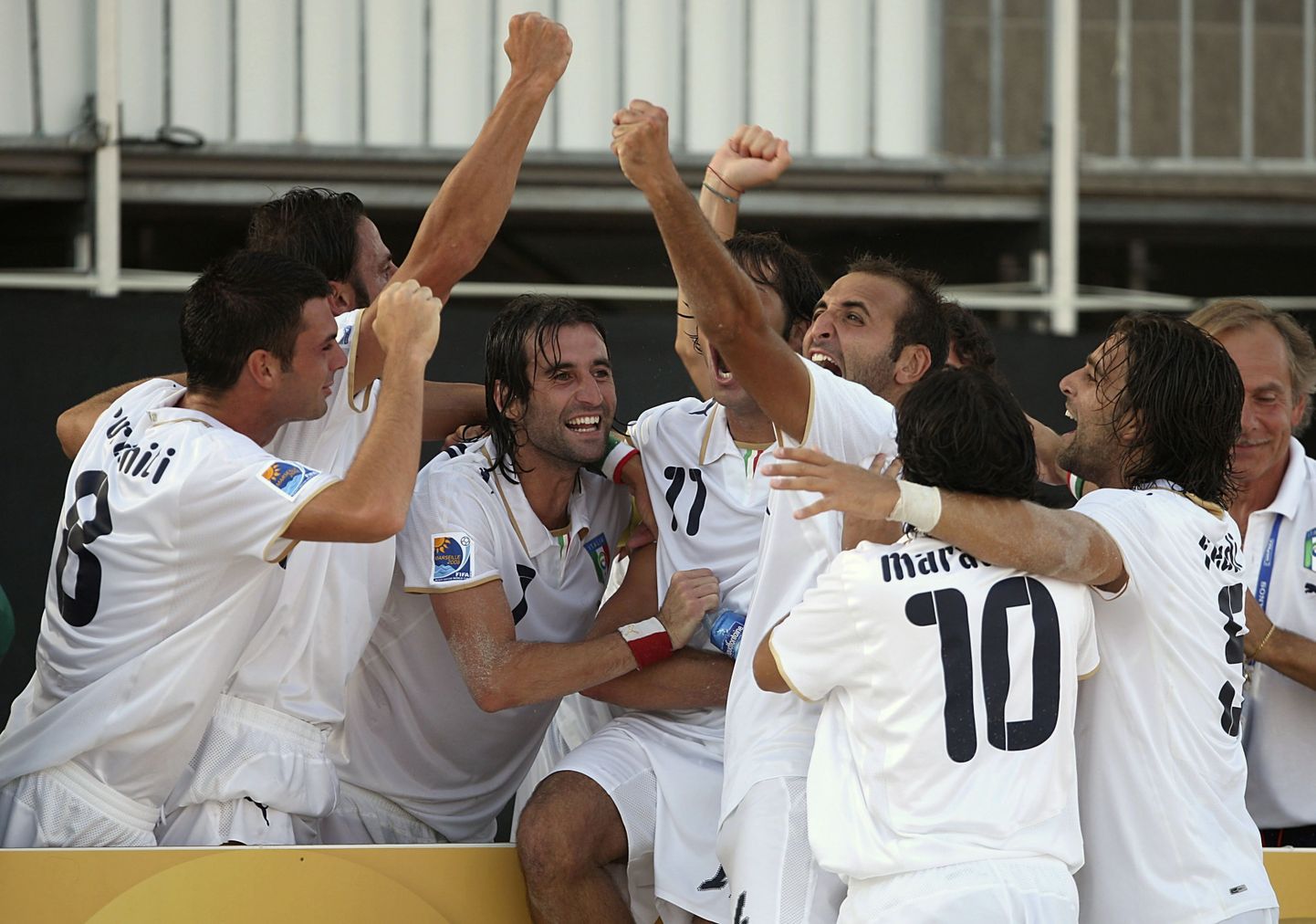 Viimasena kindlustas koha rannajalgpalli MMi poolfinaalis Itaalia meeskond.