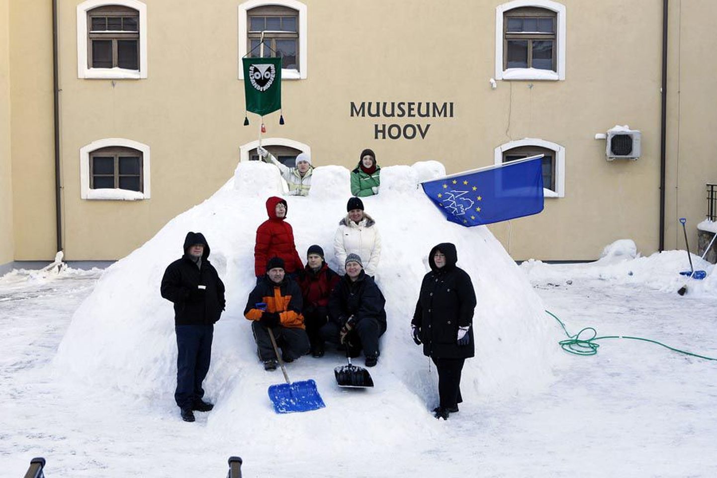 Hiljuti lumest kindluse rajanud muuseumirahva esimene lahing tormaka
reformi vastu on võidetud.