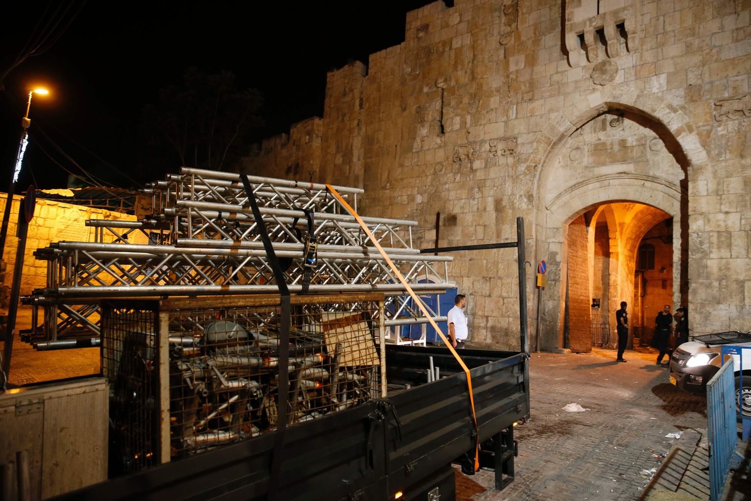 Al-Aqsa mošee eest kõrvaldati viimasedki turvatõkestused.