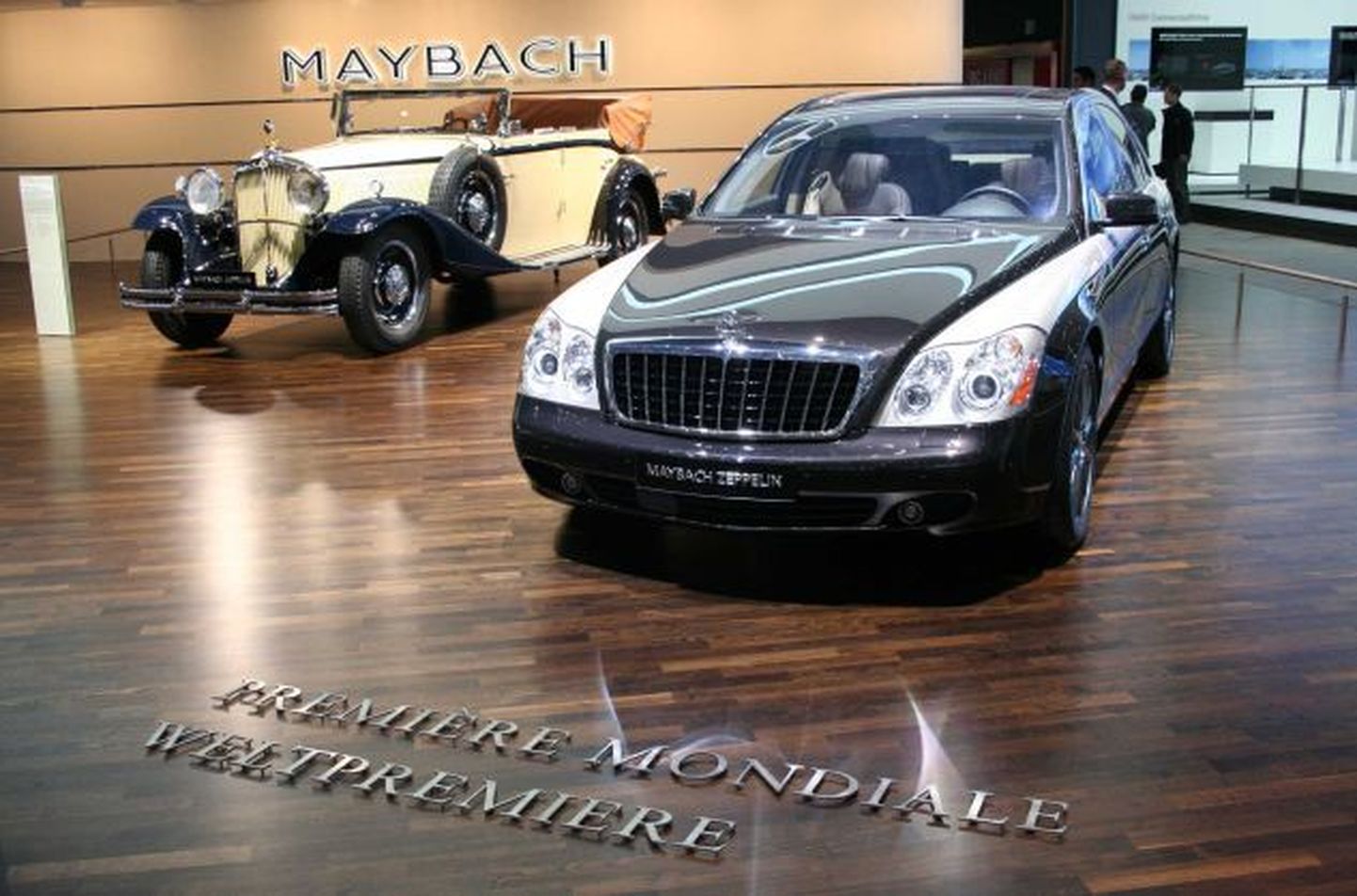 Maybachid Genfi automessil. Esiplaanil
Maybach 57 Zeppelin.