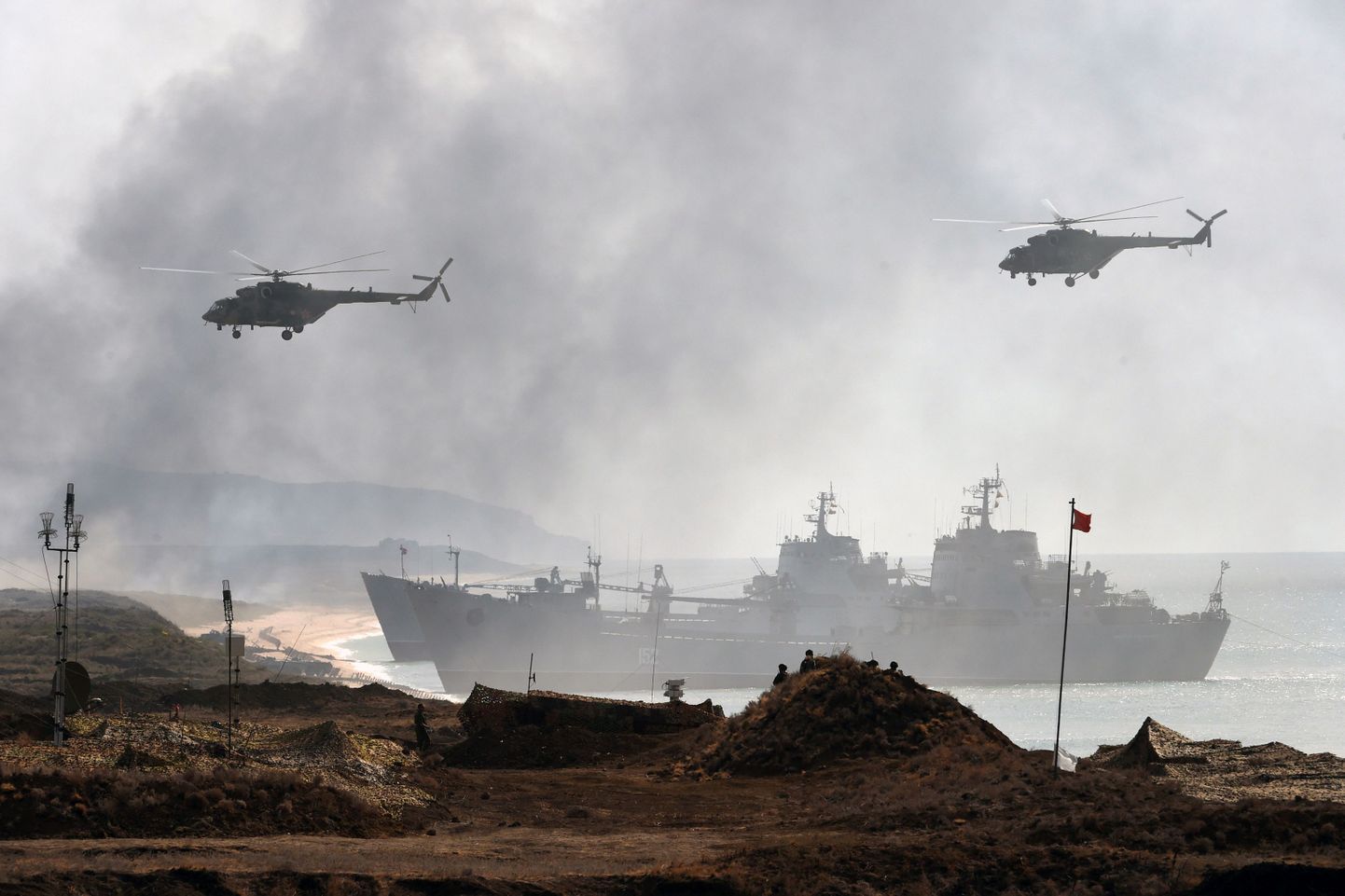 Vene sõjalaevad ja helikopterid sel aastal suurõppusel Kavkaz-2016 Musta mere ääres Krimmis.