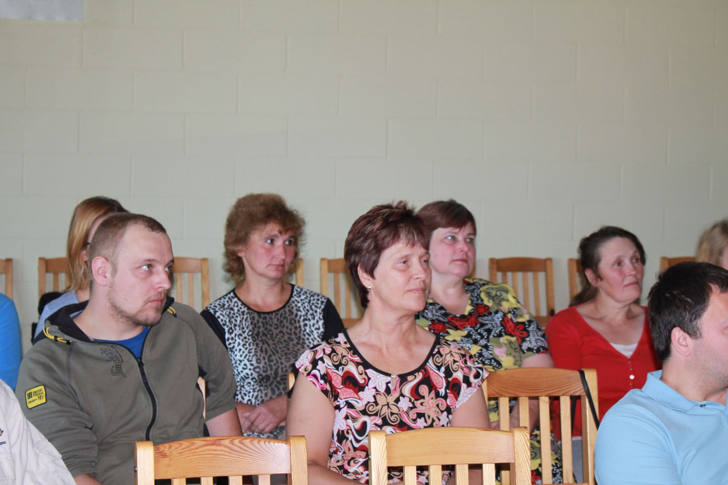 Järvamaal Väätsa vallas asuva Väätsa Agro Lõõla suurfarmikompleksis oli 14. juuni tavalisest erilisem. Farmi teise korruse seminariruumis toimus lõpuaktus, kus Eesti esimesed kutsetunnistused ulatati 14 lüpsjale.