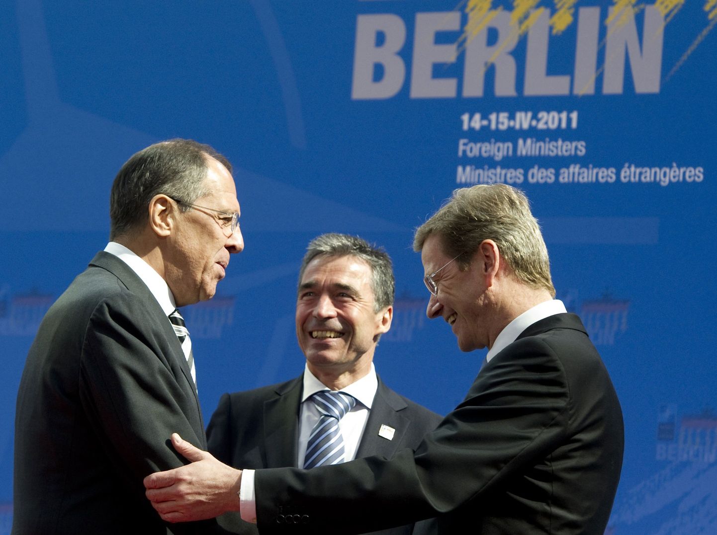 Vene välisminister Sergei Lavrov, NATO peasekretär Anders Fogh Rasmussen ja Saksa välisminister Guido Westerwelle Berliinis NATO-Vene välisministrite kohtumisel 15. aprillil 2011.