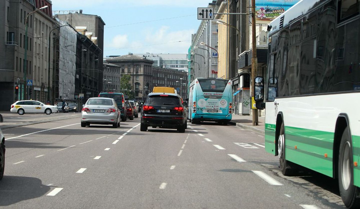 Autojuhil pole mõtet Narva maanteelt Liivalaia tänavale pöörata, sest Liivalaias on tavaliselt rohkem autosid kui südalinnas.