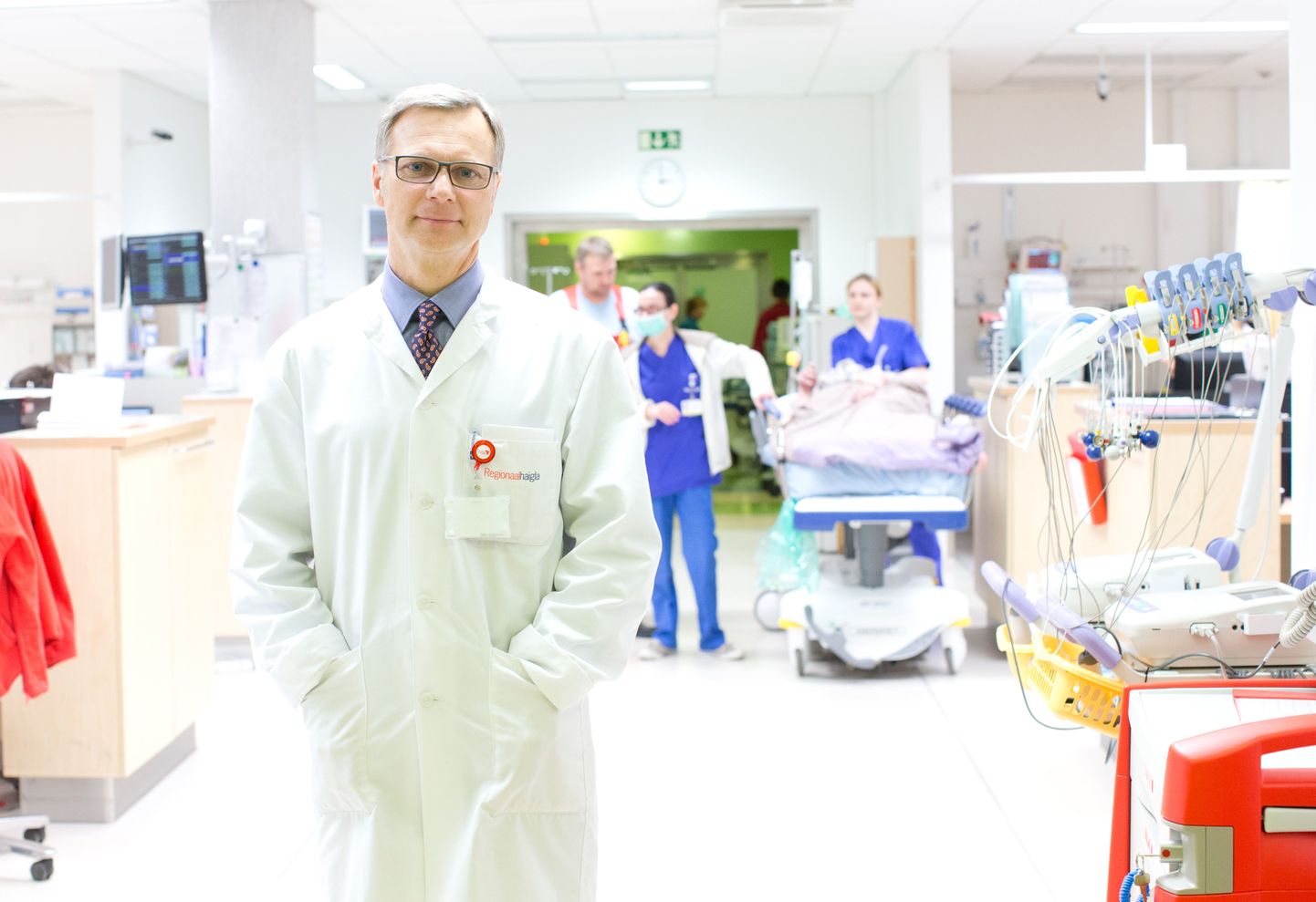 Kindel kui kalju: professor Peep Talving omas elemendis, Põhja-Eesti regionaalhaigla erakorralise meditsiini osakonnas.