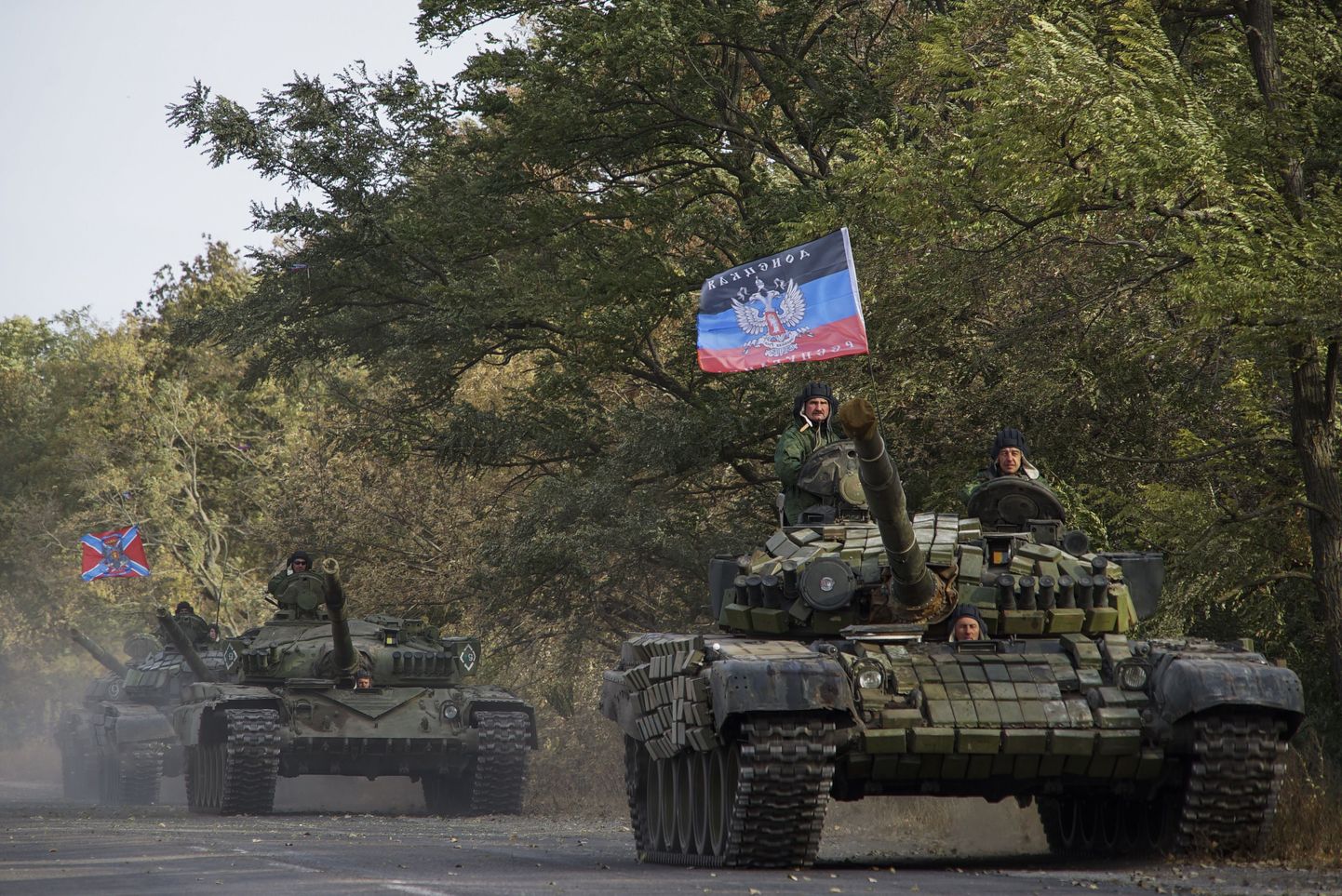 Isehakanud Donetski rahvavabariigi tankid