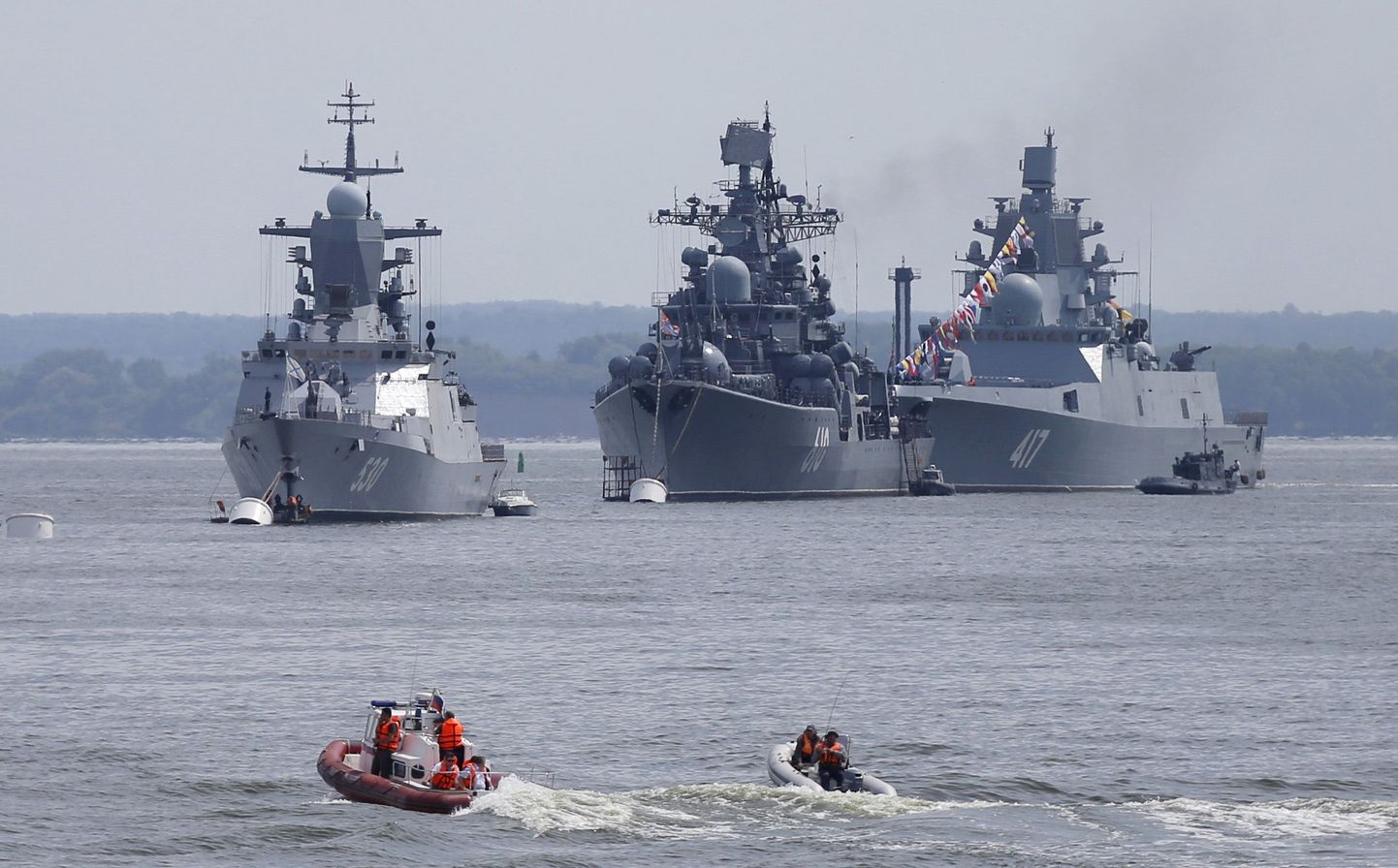 Admiral Gorškov (paremal) Kaliningradi enklaavis asuvas sõjaväebaasis.