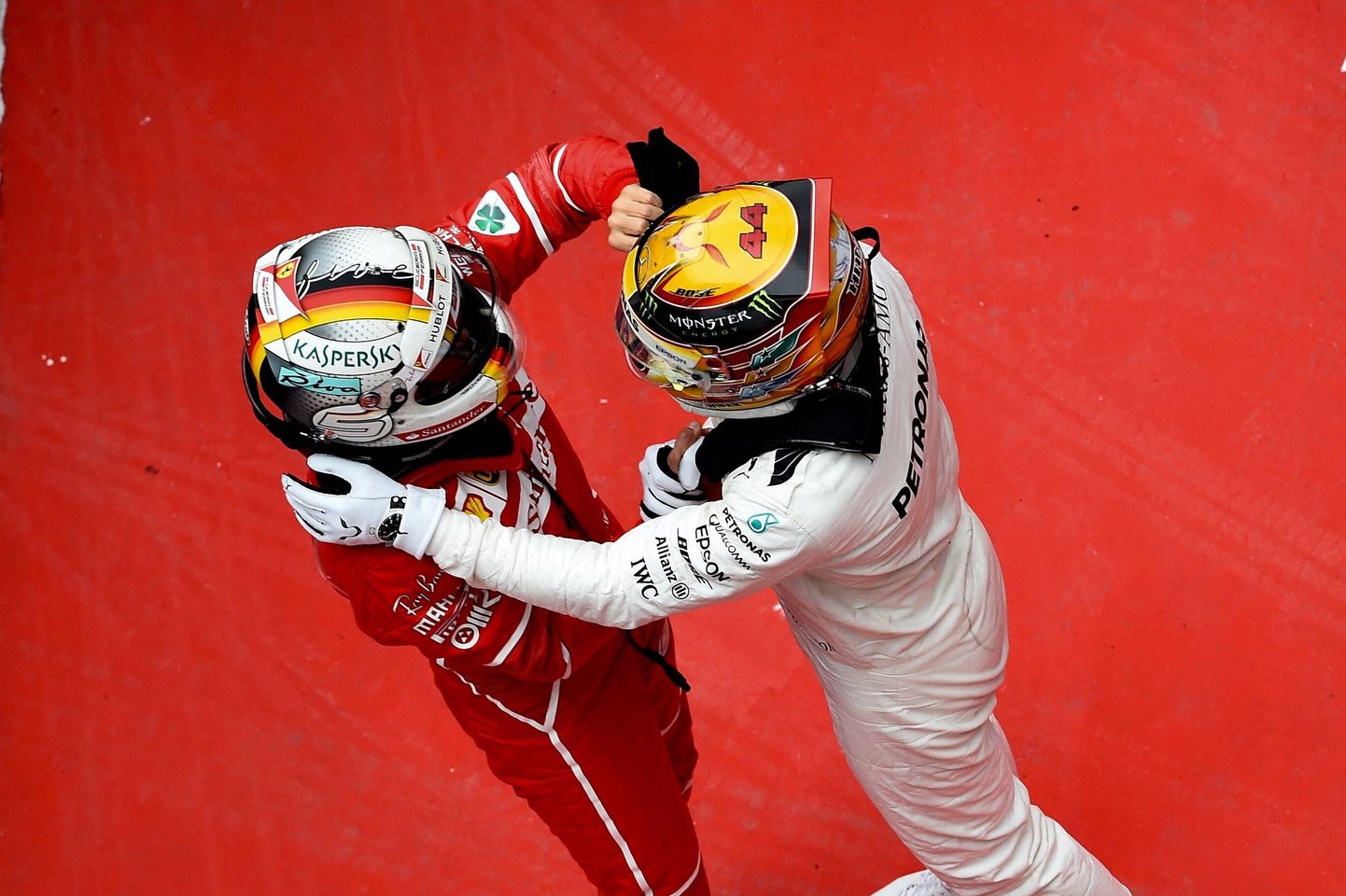 Sebastian Vettel (vasakul) ja Lewis Hamilton.