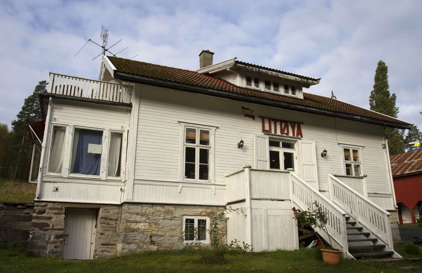Maja Utøya saarel, kus Anders Behring Breivik lasi maha mitu noort inimest.