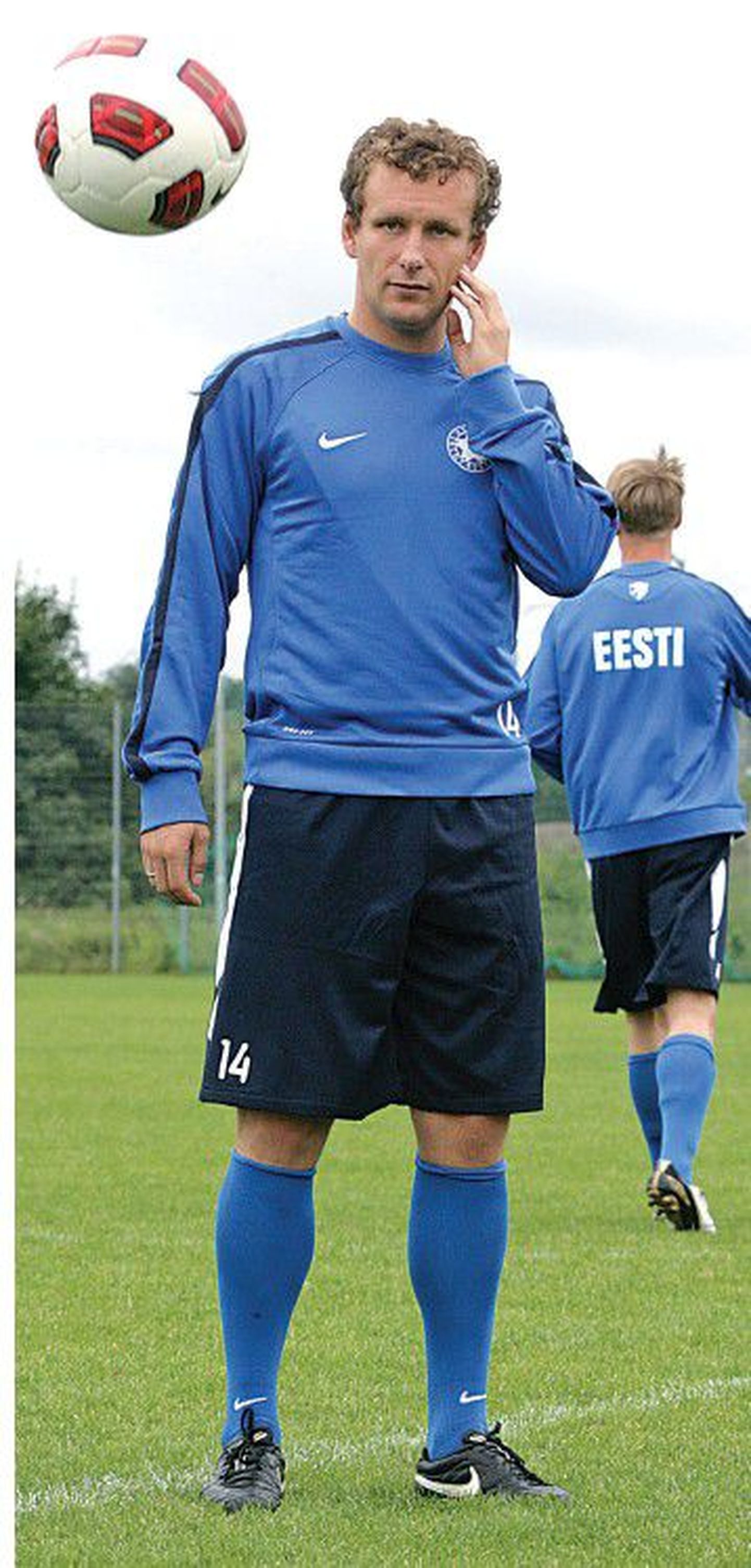 Футболист сборной Эстонии Константин Васильев отличается сильным ударом с дальних дистанций.