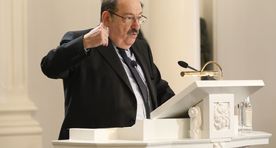 Umberto Eco romaanist valmib suvelavastus