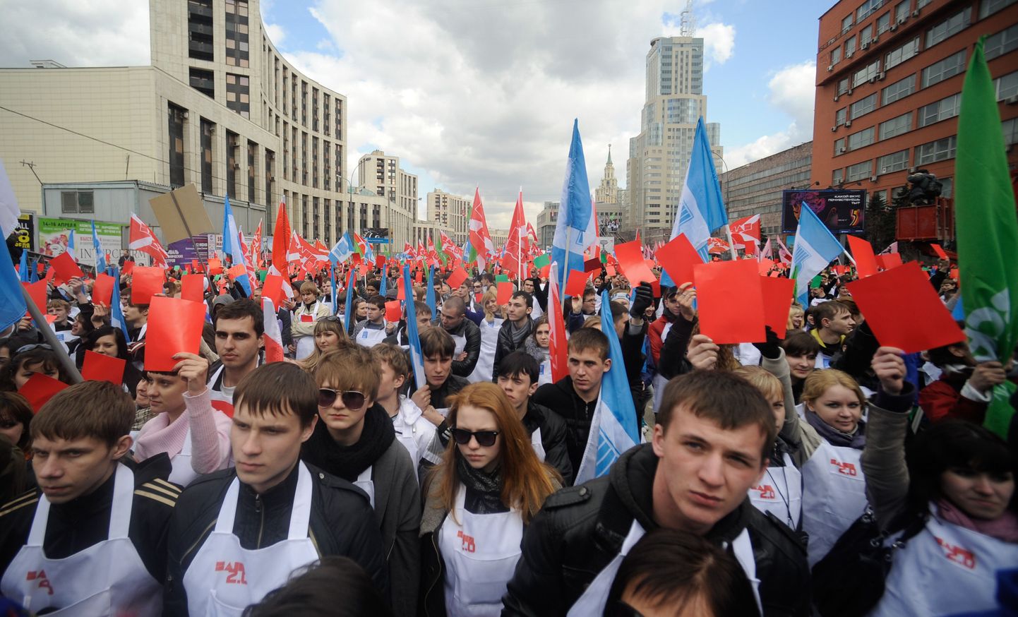 Našistide rongkäik Akadeemik Sahharovi prospektil tänavu aprillis.