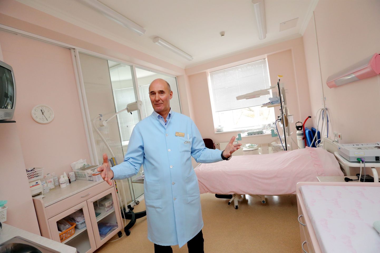 Viimane beebi sündis selles Elite kliiniku sünnitustoas tänavu 19. märtsil. Esiplaanil Andrei Sõritsa.