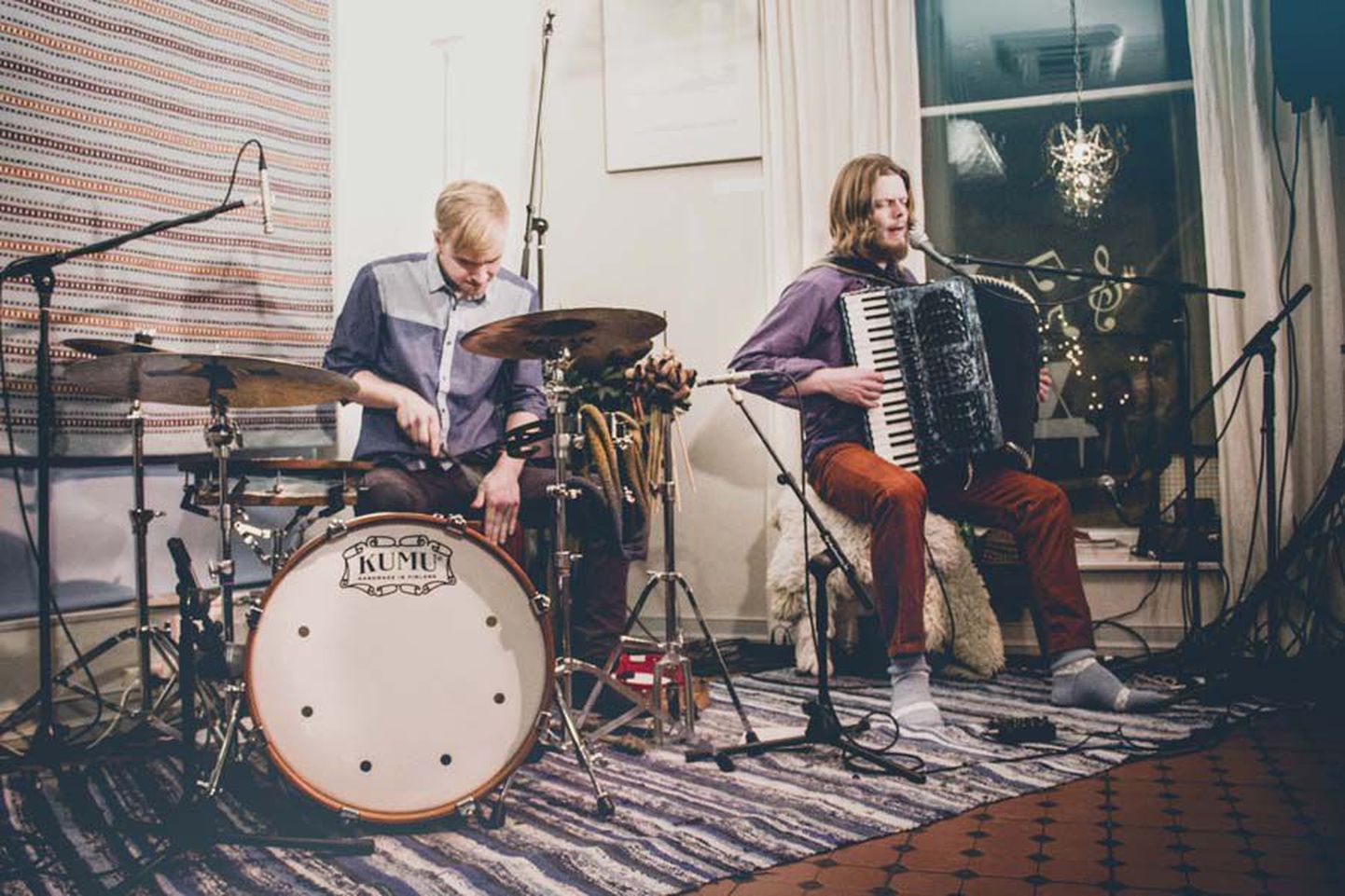 Duo Kulno Malva ja Tõnis Kirsipu muusikalises kahekõnes on mängulisusti, sügavust ja ilu.