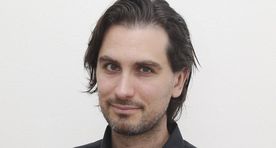 Justin Petrone: täiskasvanute murdeiga