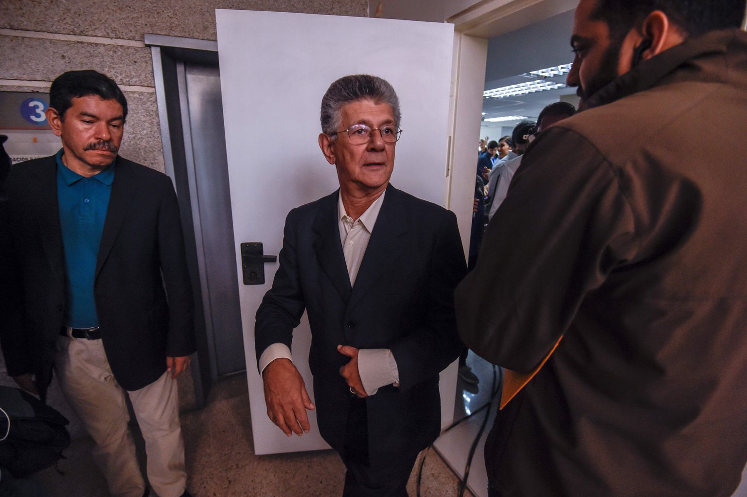 Venezuela opositsiooniliidrid Henry Ramos Allup ja Jesus Torrealba saabumas teisipäeval pressikonverentsile.