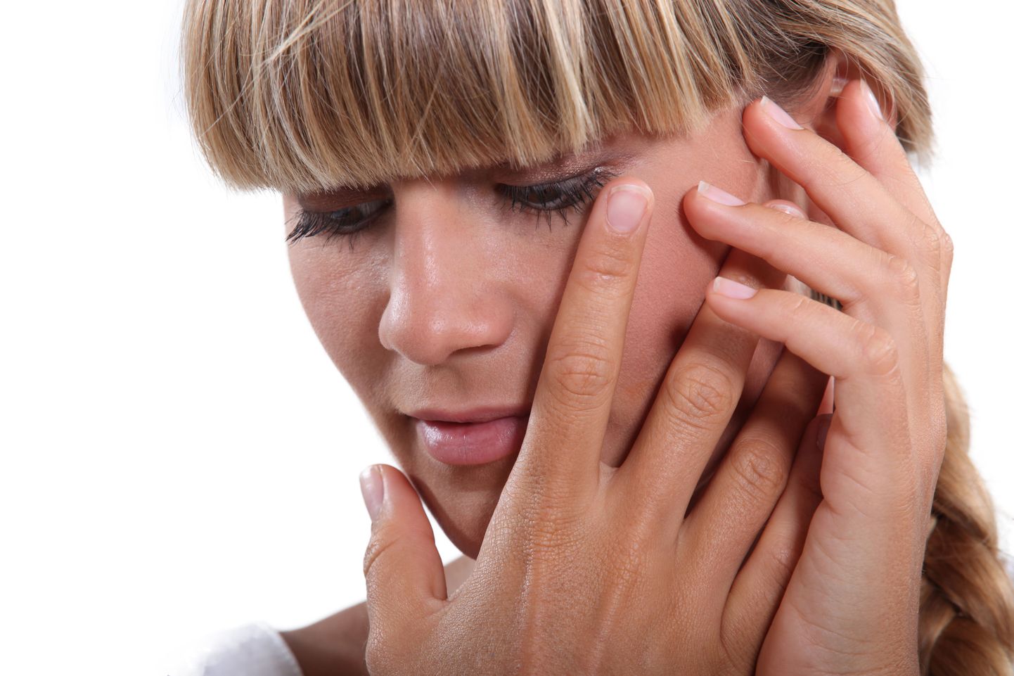 Ушная боль зачастую является следствием вирусного заболевания.