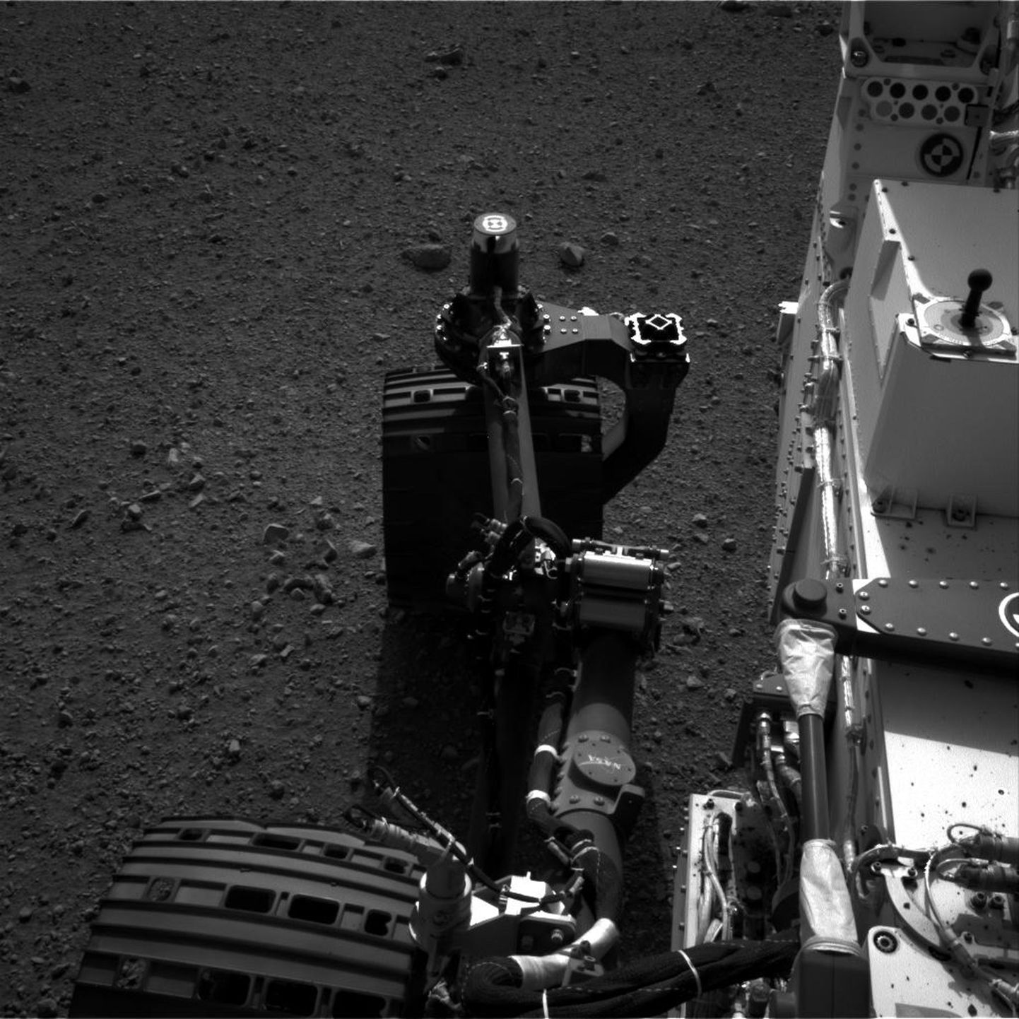 Curiosity-kulgur Marsi pinnal
