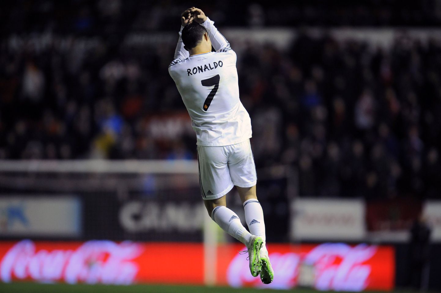 Cristiano Ronaldo tähistamas Osasuna vastu löödud väravat.