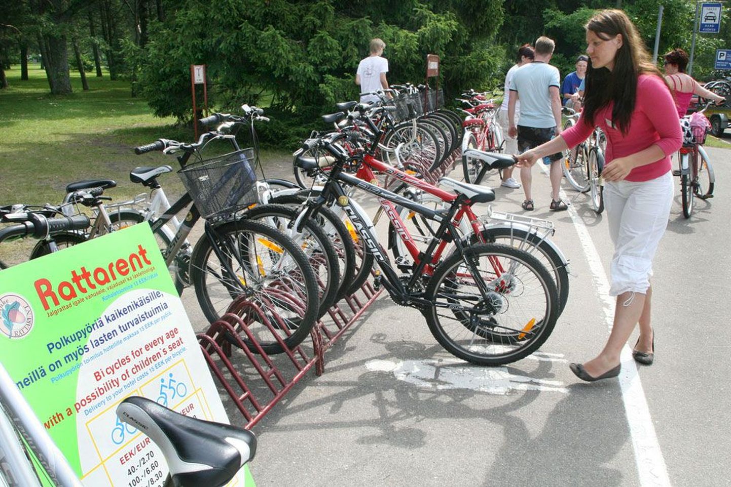 Tammede perefirma Tõruke laenutab Pärnus jalgrattaid, ilusatel suvepäevadel nad tööpuuduse üle kurta ei saa.